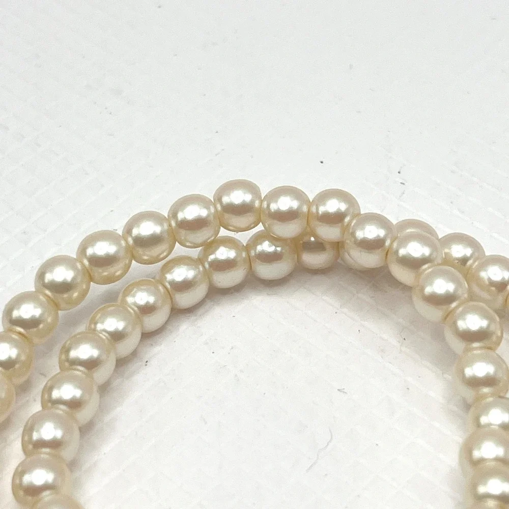 Vintage Dainty Double Strand Faux Pearl Stretch Bracelet w/ Teardrop Charm